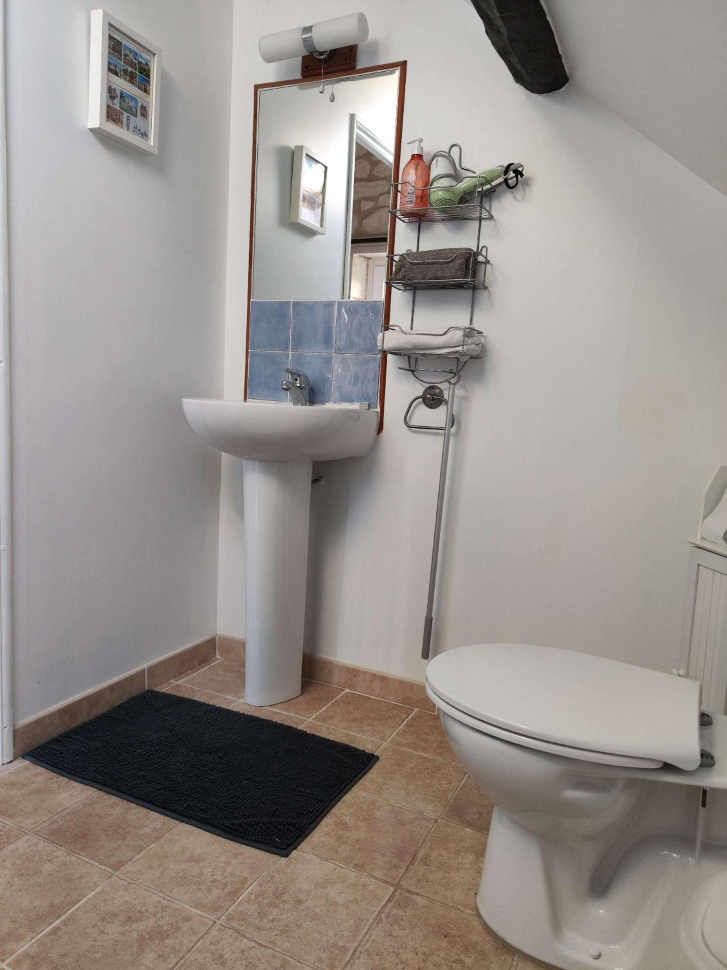 Gites Les Volets Rouges D'Allonnes Allonnes  Room photo